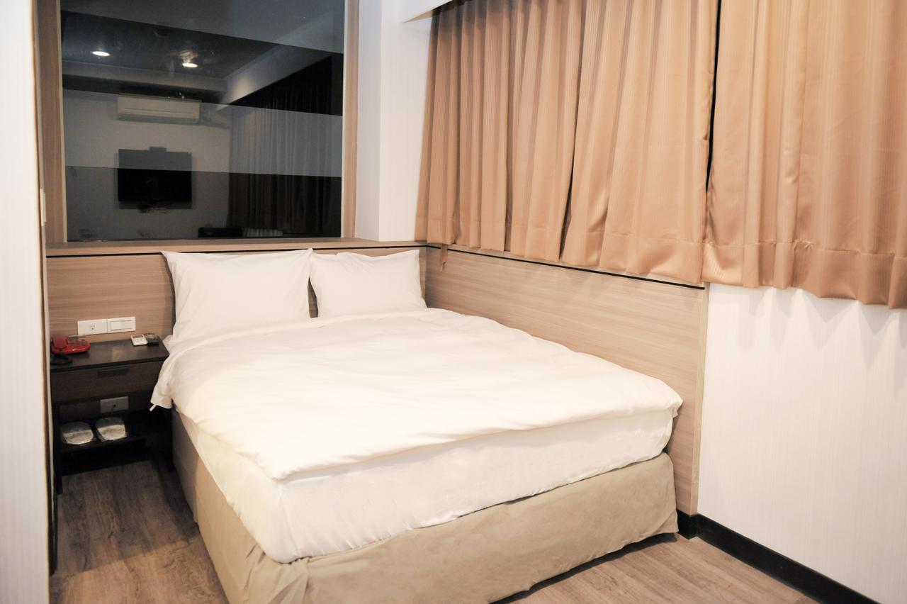 Huang Kai Hotel ไถจง ภายนอก รูปภาพ