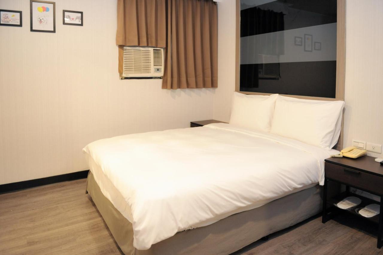 Huang Kai Hotel ไถจง ภายนอก รูปภาพ