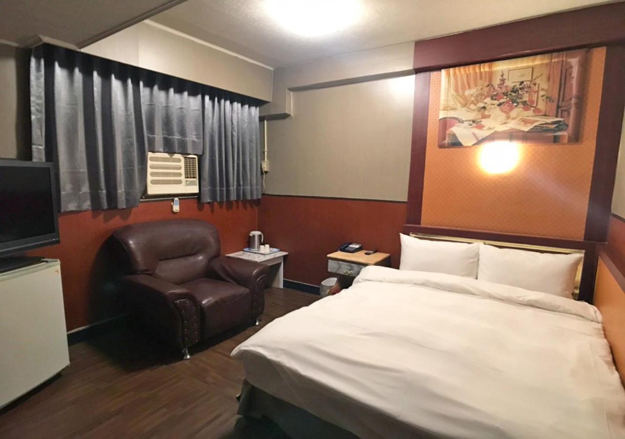 Huang Kai Hotel ไถจง ภายนอก รูปภาพ