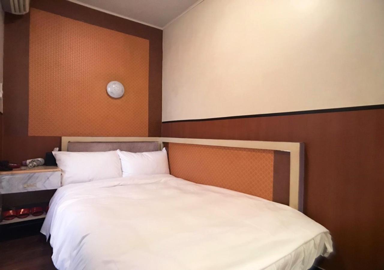 Huang Kai Hotel ไถจง ภายนอก รูปภาพ